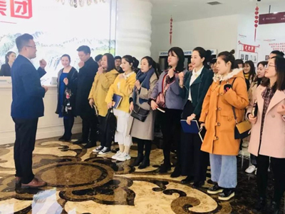 熱烈歡迎丨昌禾商學院，柔然彩虹隊光臨寧夏昌禾裝飾參觀學習！